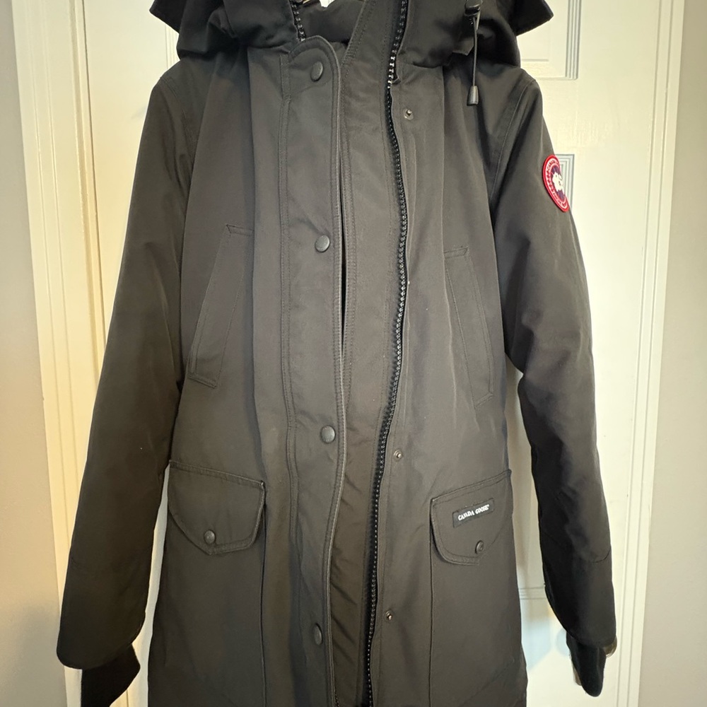 EUC Canada Goose Small Women's Black Hooded Parka Style 6660W